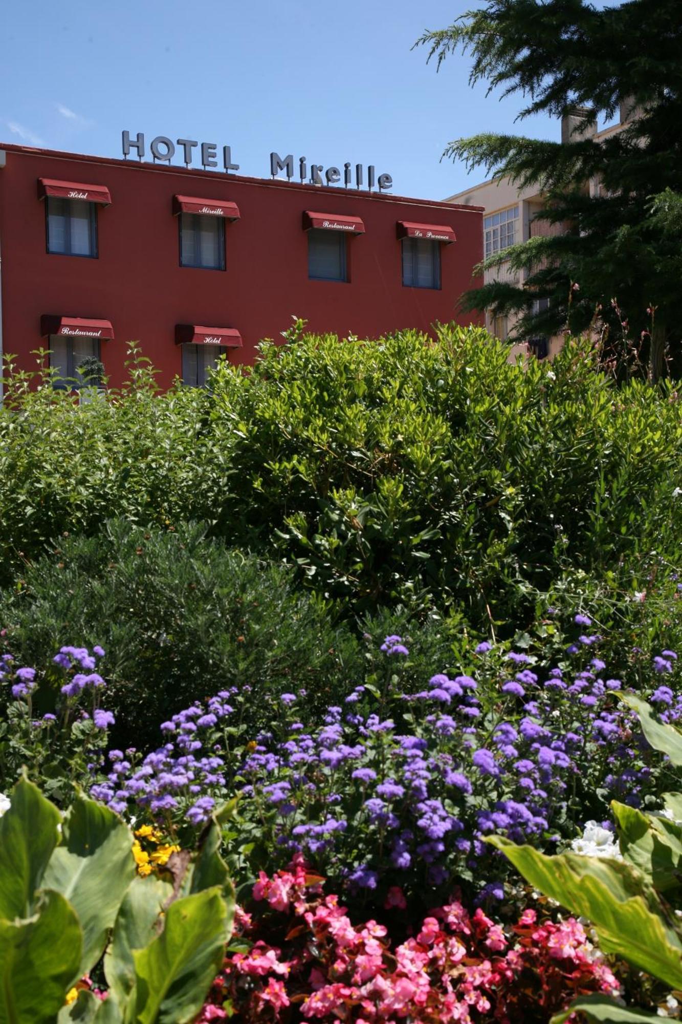 Hotel Mireille 아흘르 외부 사진